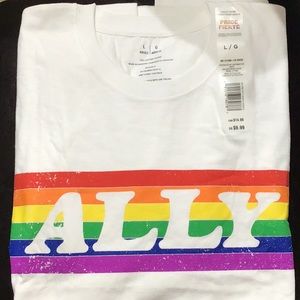 - Pride T-shirt 🌈